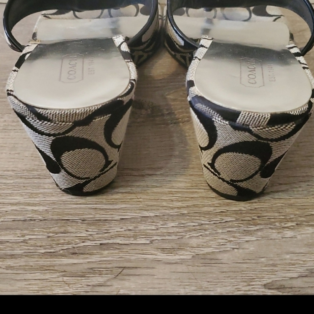 Coach slipper excellent condition - Picture 3 of 3
